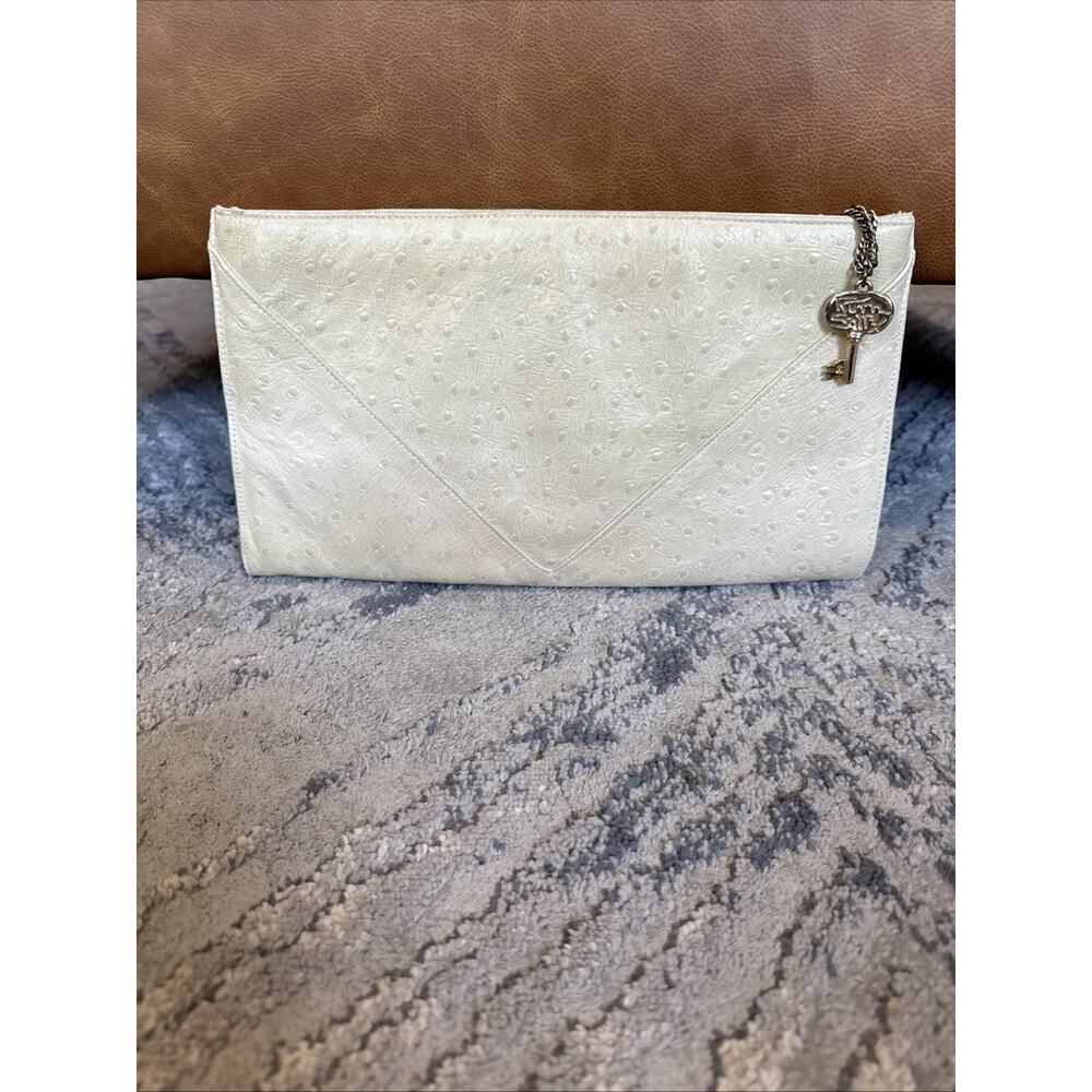 Vintage Ruth Saltz Cream Ostrich Leather Clutch Wallet Purse